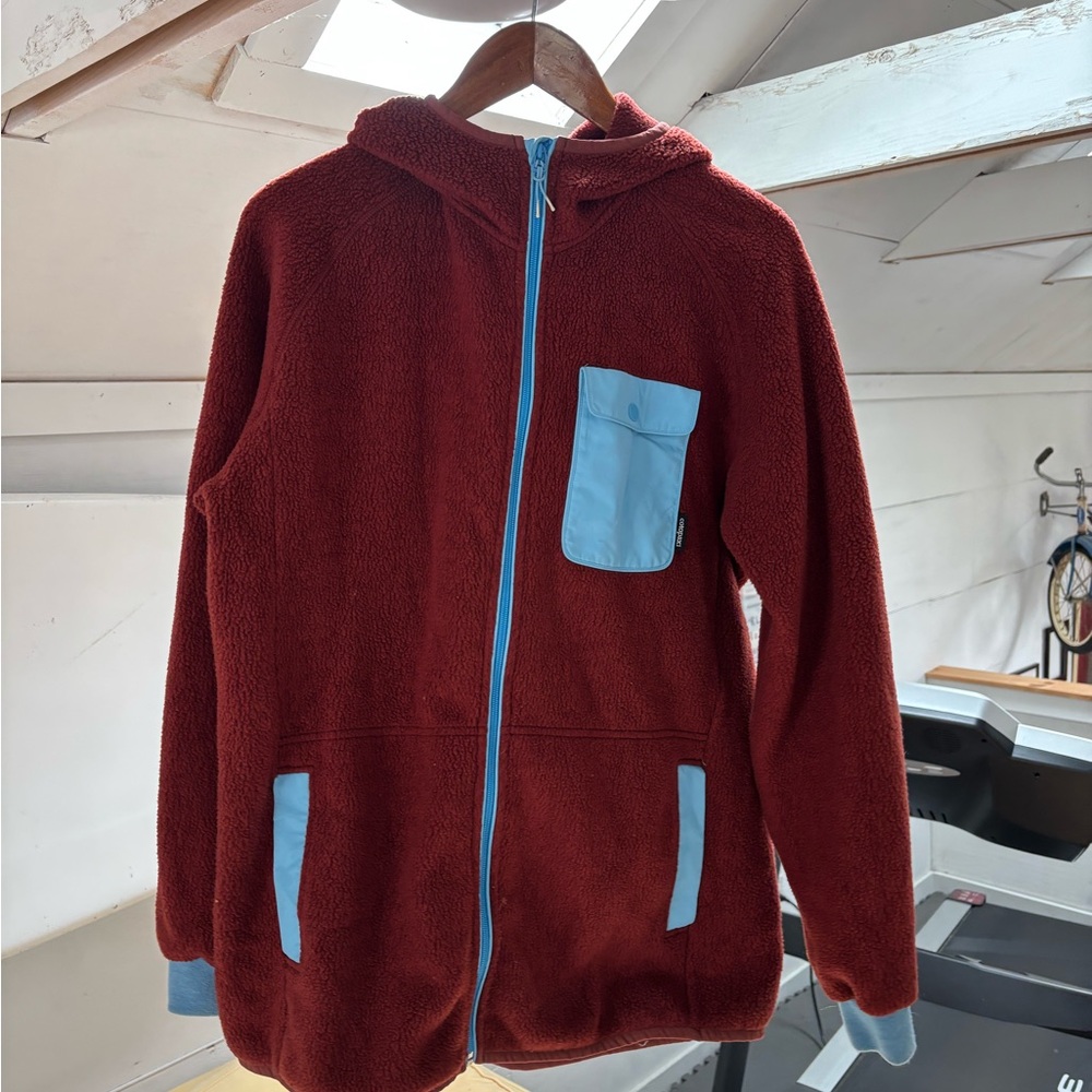 Cotopaxi Red Fleece Jacket with Blue Accents